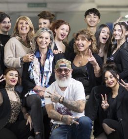 Toute l'année, venez découvrir nos établissements. Que ce soit au Lycée ou au CFA, vous échangerez avec les apprenants, rencontrerez l'équipe pédagogique et poserez toutes vos questions à la Direction. Et pour une immersion dans le métier, venez partager, durant une demi journée, le quotidien des élèves en intégrant leur cours ! Pour organiser votre venue, contactez le 04.91.81.40.34. Nous avons hâte de vous accueillir !